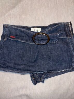 BDG Missy Denim Skort (Mini Skirt W/ Shorts) Medium, Dark Wash Denim, Buckle